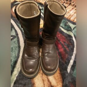 Men’s size 10 Durango Pull Up’s